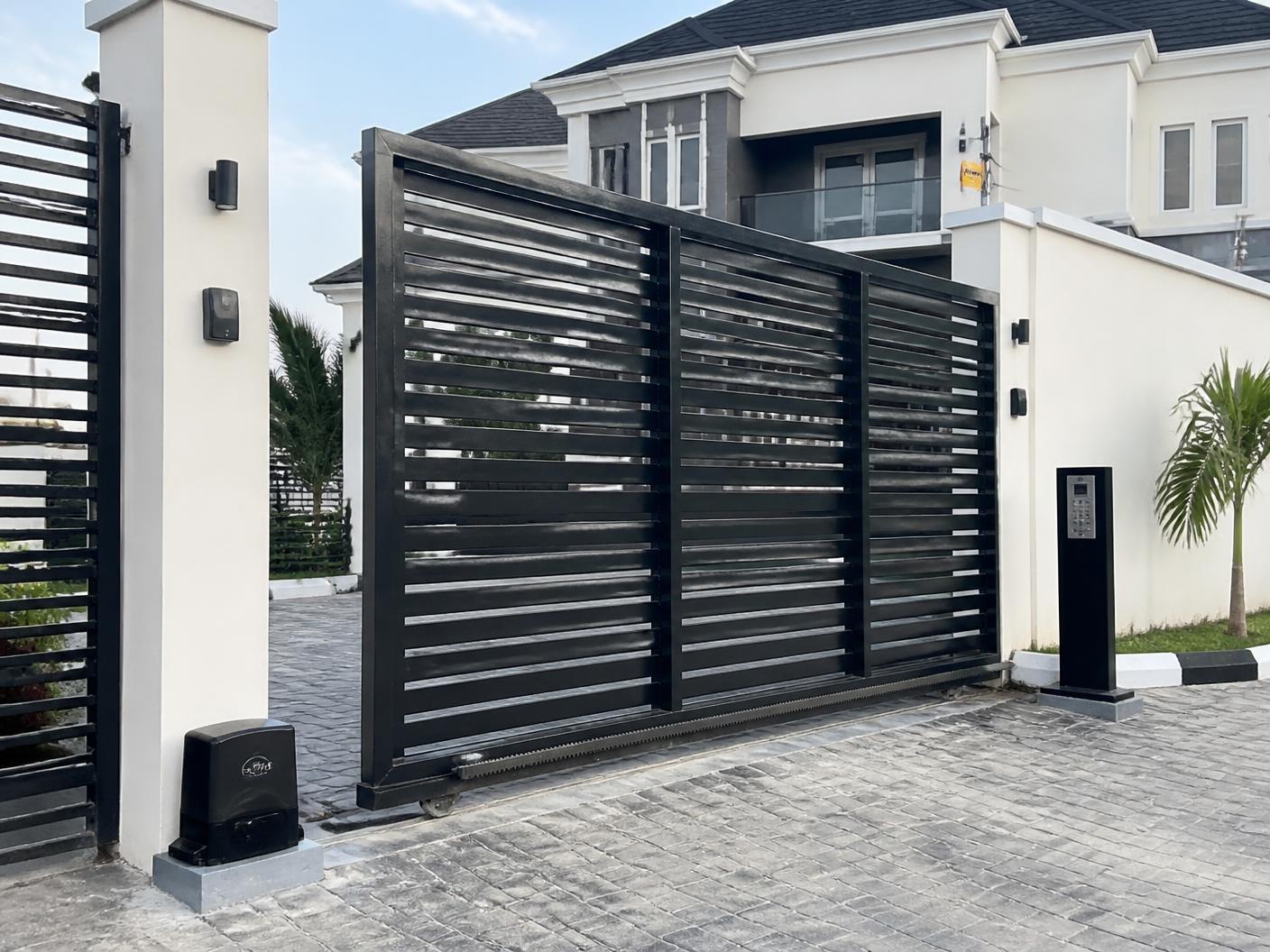 Automated sliding electric gate